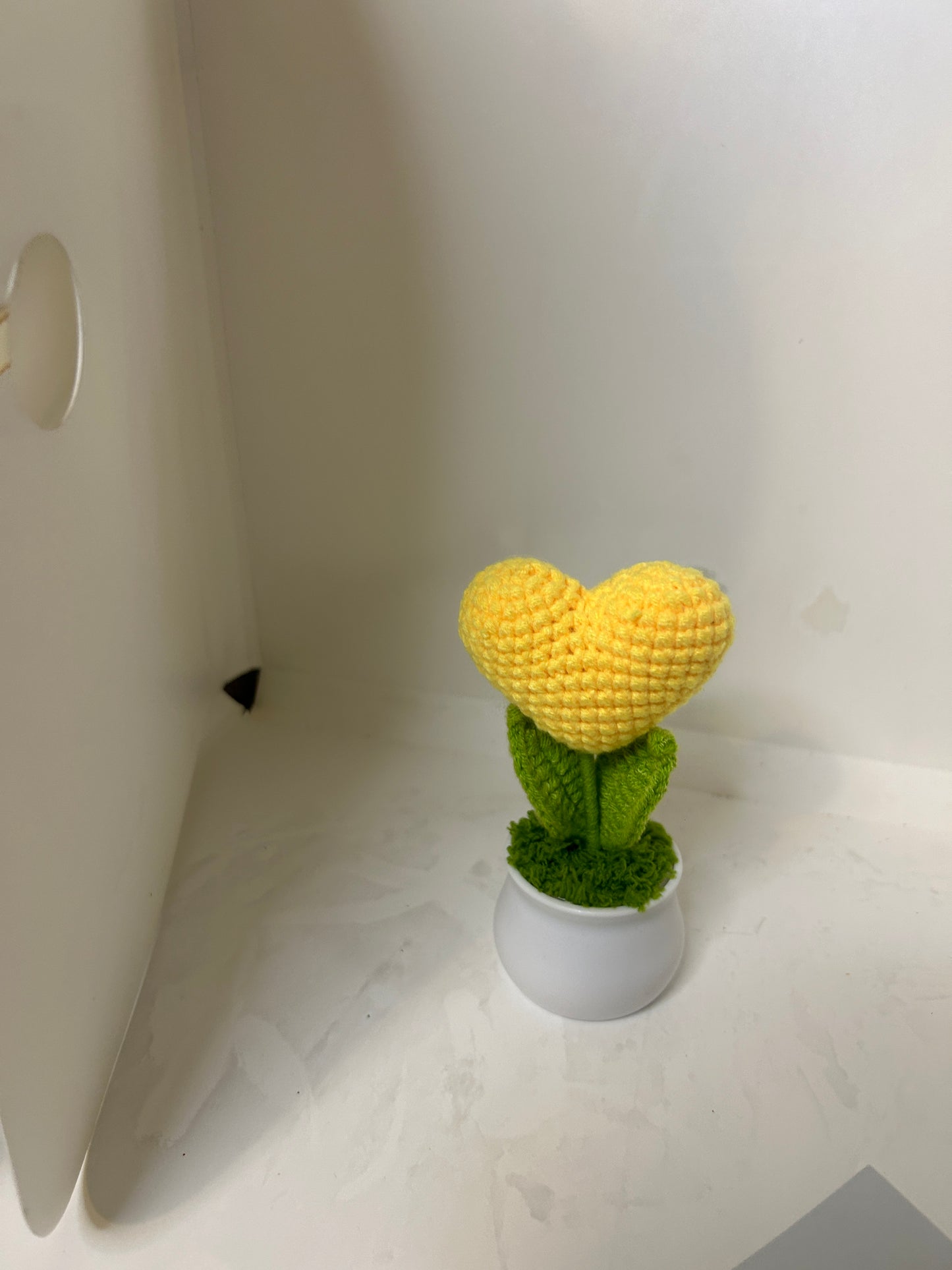 Knit Heart Desk Bloom