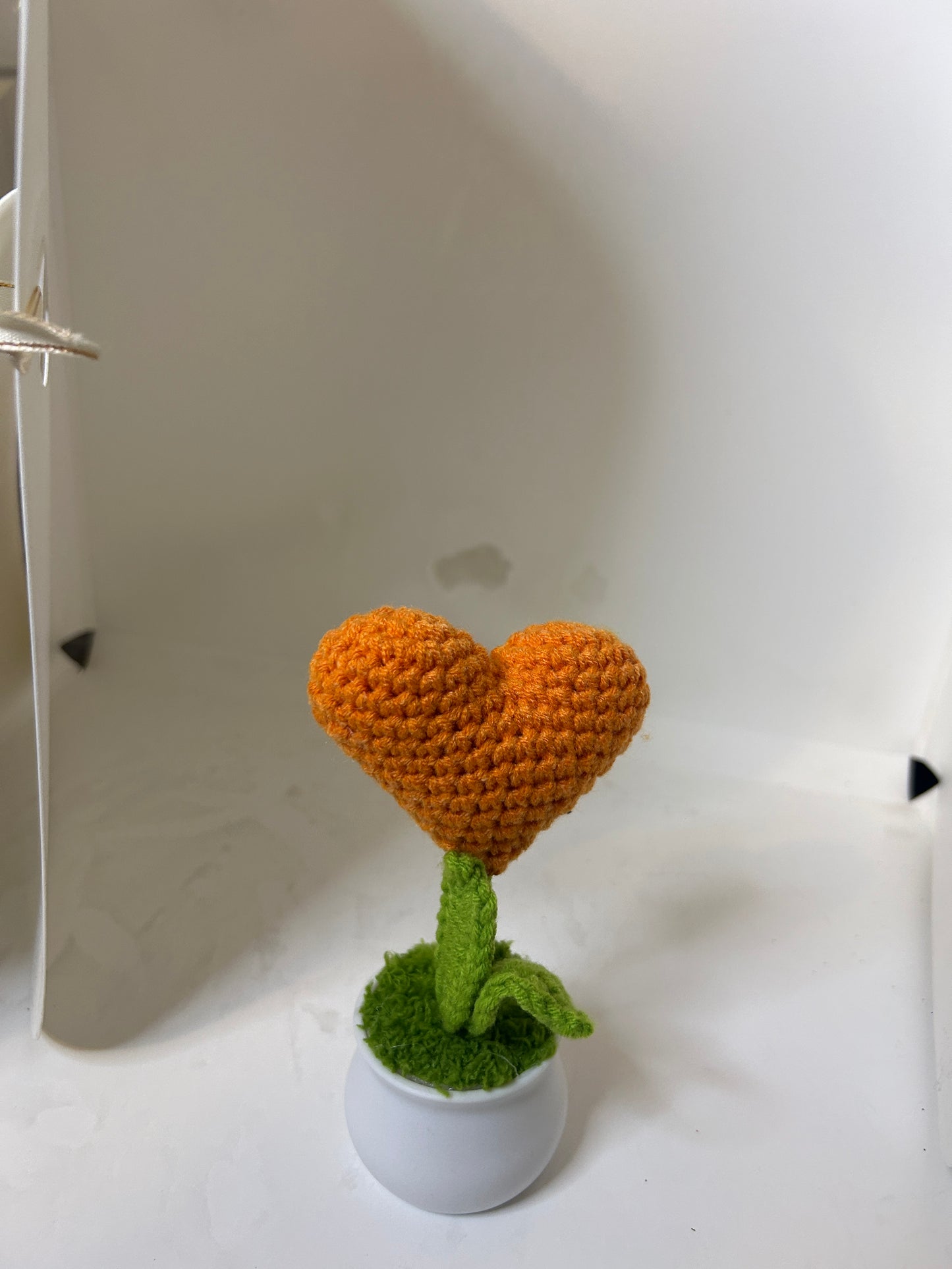 Knit Heart Desk Bloom